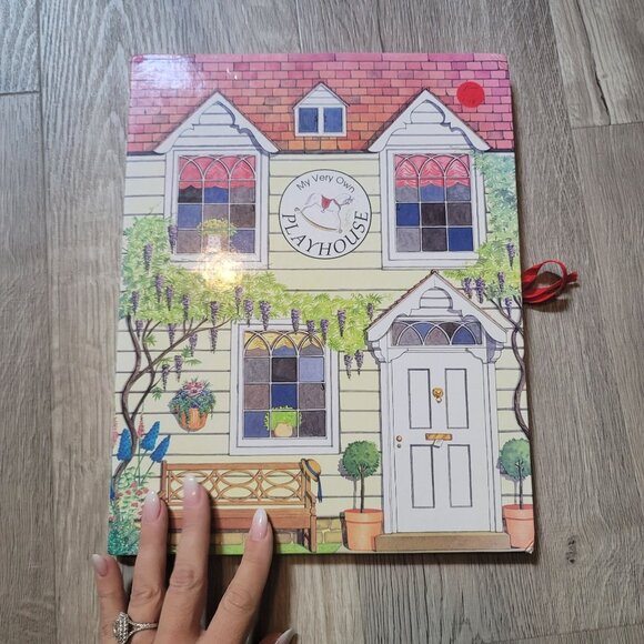 my very own playhouse hard back dollhouse interactive book turns into dollhouse - Picture 2 of 11